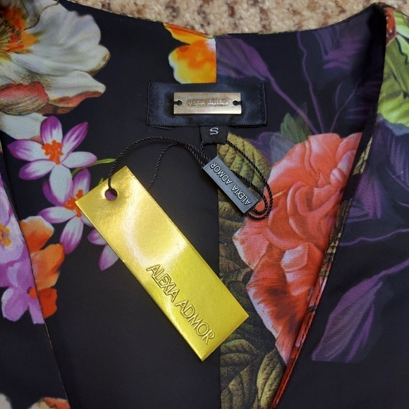NWT Alexia Admor Vintage Botanical Dark Floral Dress Size Small Bell Sleeves - Picture 4 of 15